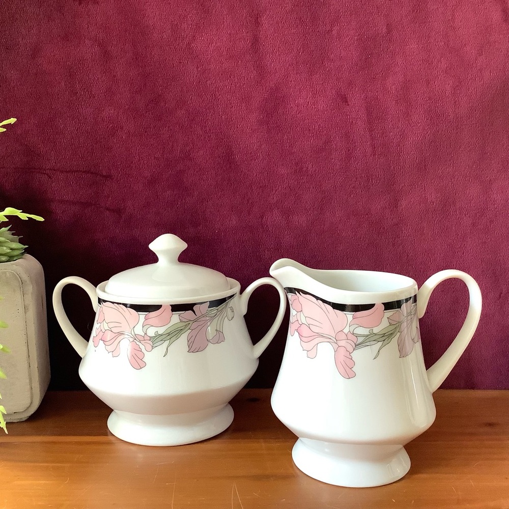 Vintage Gibson Design Art Nouveau Black and Grey Sugar and Creamer Set